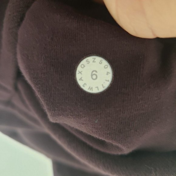 Lululemon Womens Fleece Floral Flock Pull Over Size 6 Purple Long Sleeve Mock - Picture 4 of 8